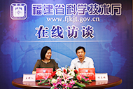 嘉宾与主持人.jpg